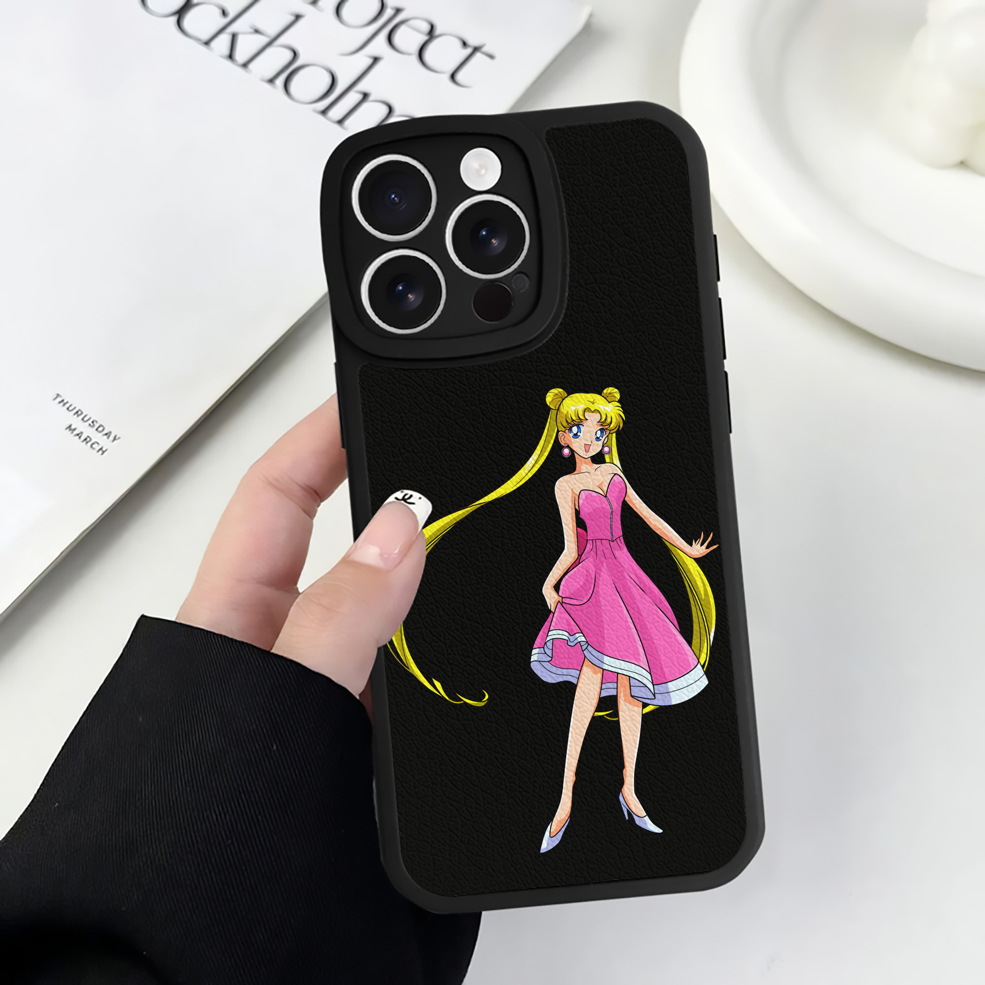 （画像用） 美少女戦士セーラームーン 愛野 美奈子 あいの みなこ Sailor Moon Aino Minako 【iPhone 16シリーズ対応】シリコンスマホケース（レザー調） 材質：シリコン